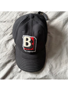 Black Burberry baseball cap with white star and red outline #baseballcap #luxury